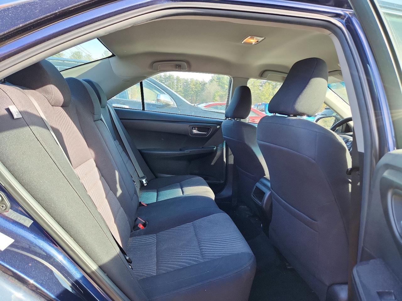 2015 Toyota Camry le