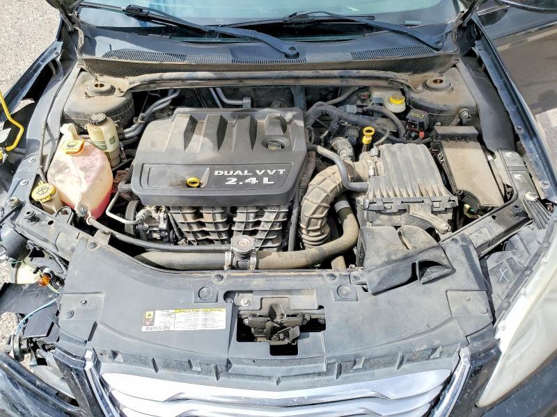 2013 Chrysler 200 lx