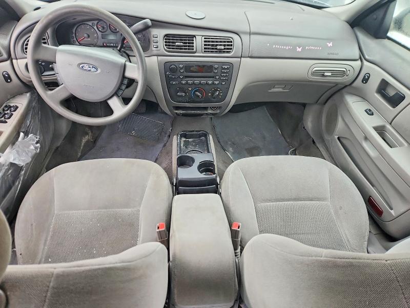 2005 Ford Taurus se