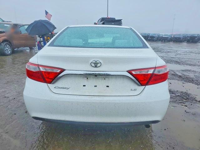 2016 Toyota Camry le