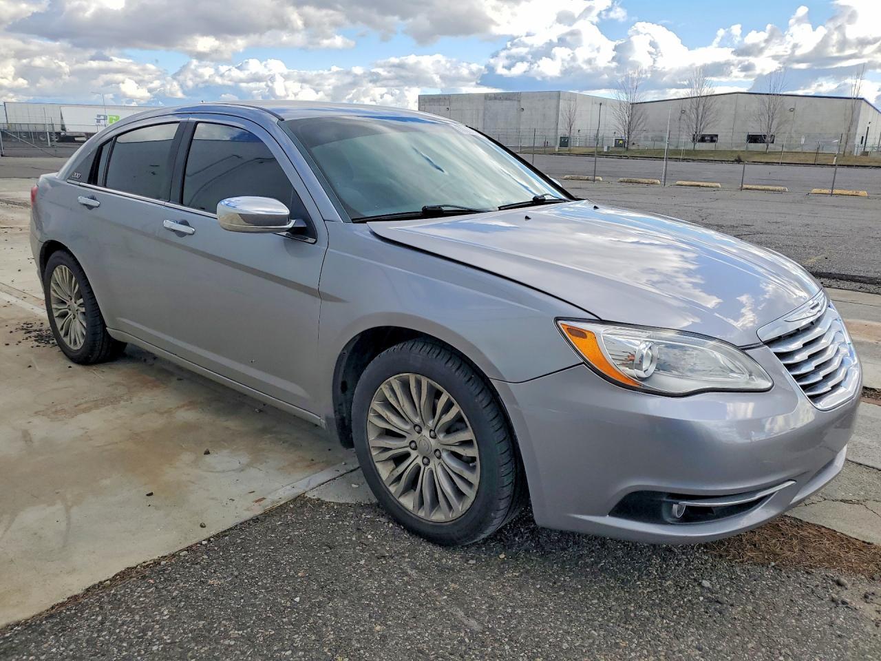 2013 Chrysler 200 Limited