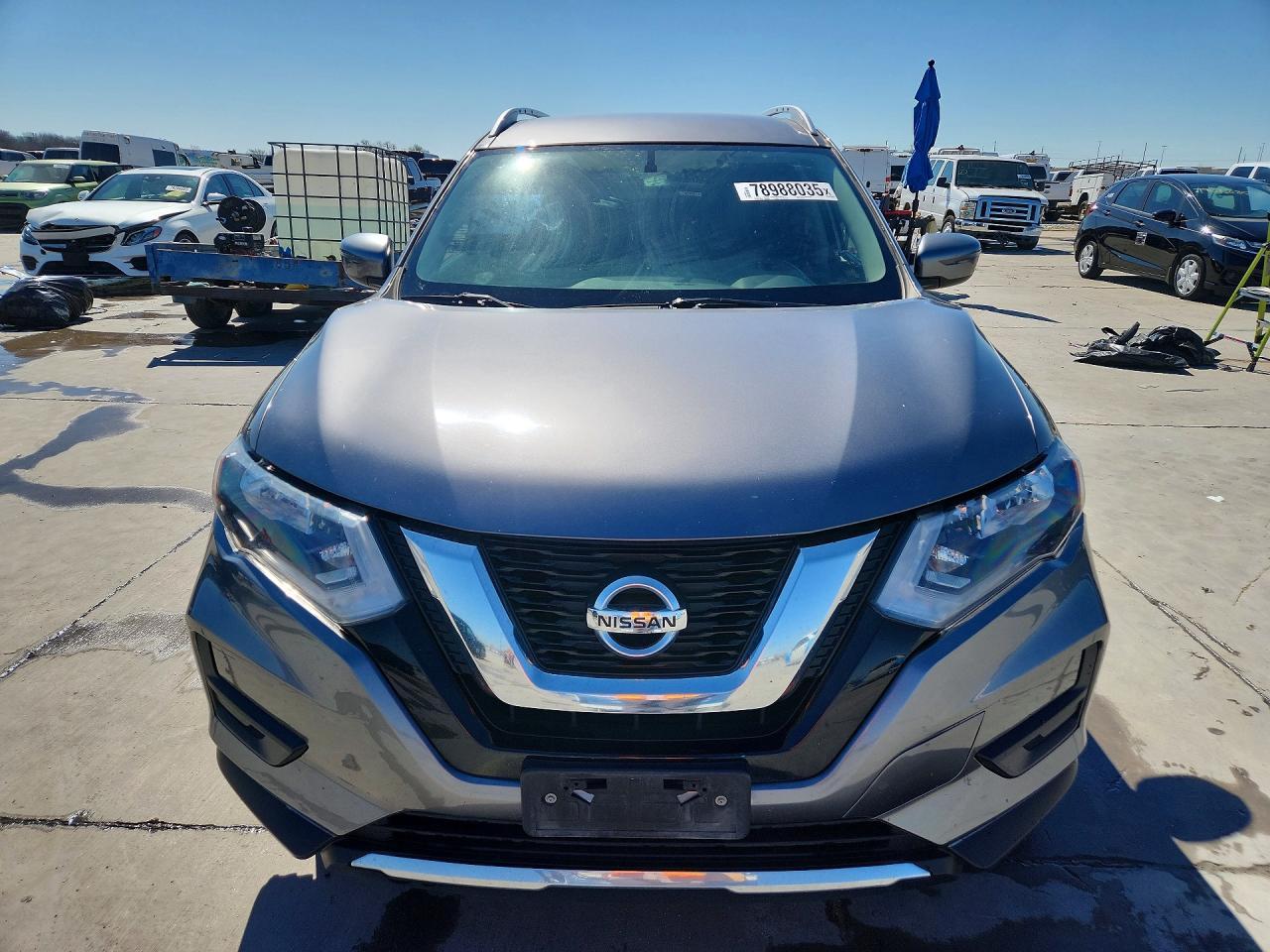 2017 Nissan Rogue sv