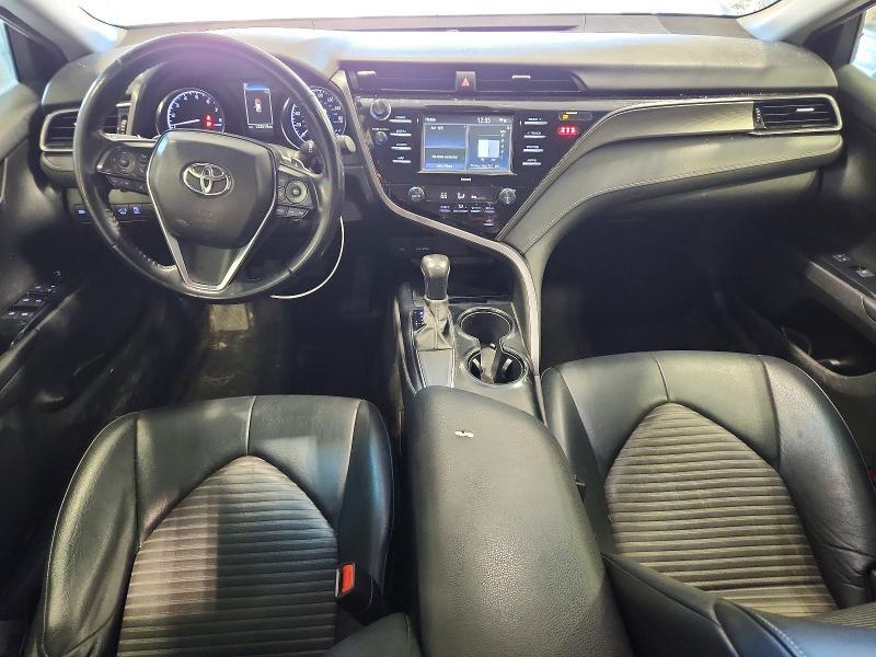 2020 Toyota Camry se