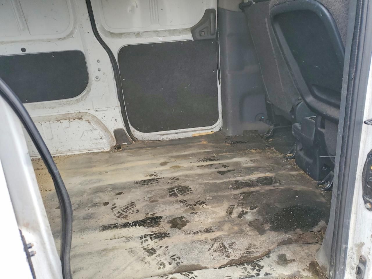 2015 Nissan NV200 2.5S