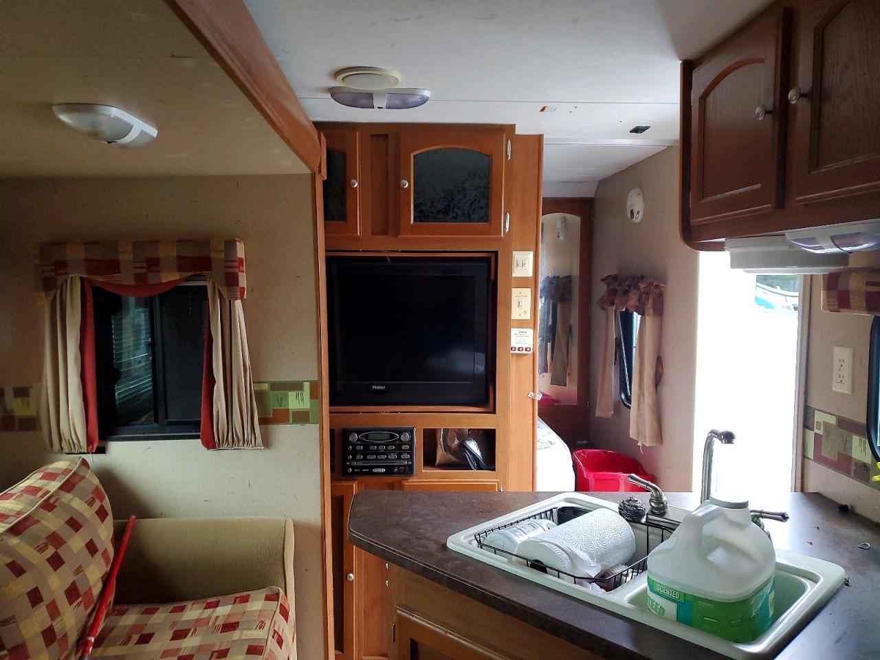 2011 Sunsettrail Recreational Vehicle (RV)