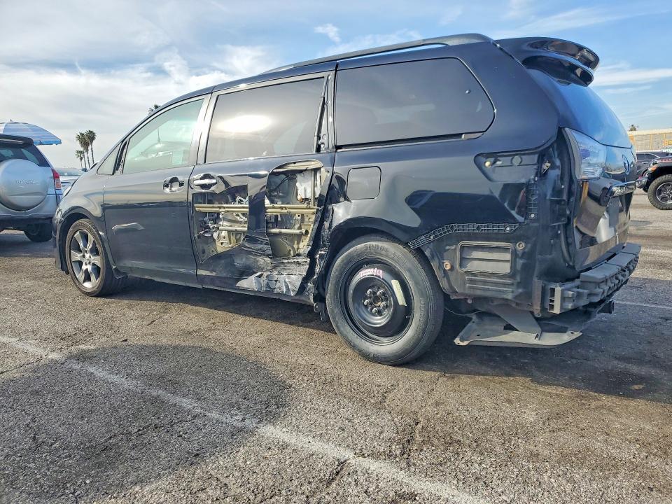 2016 Toyota Sienna se 8-passenger
