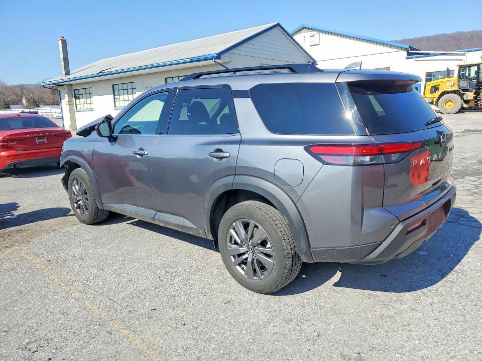 2025 Nissan Pathfinder sv