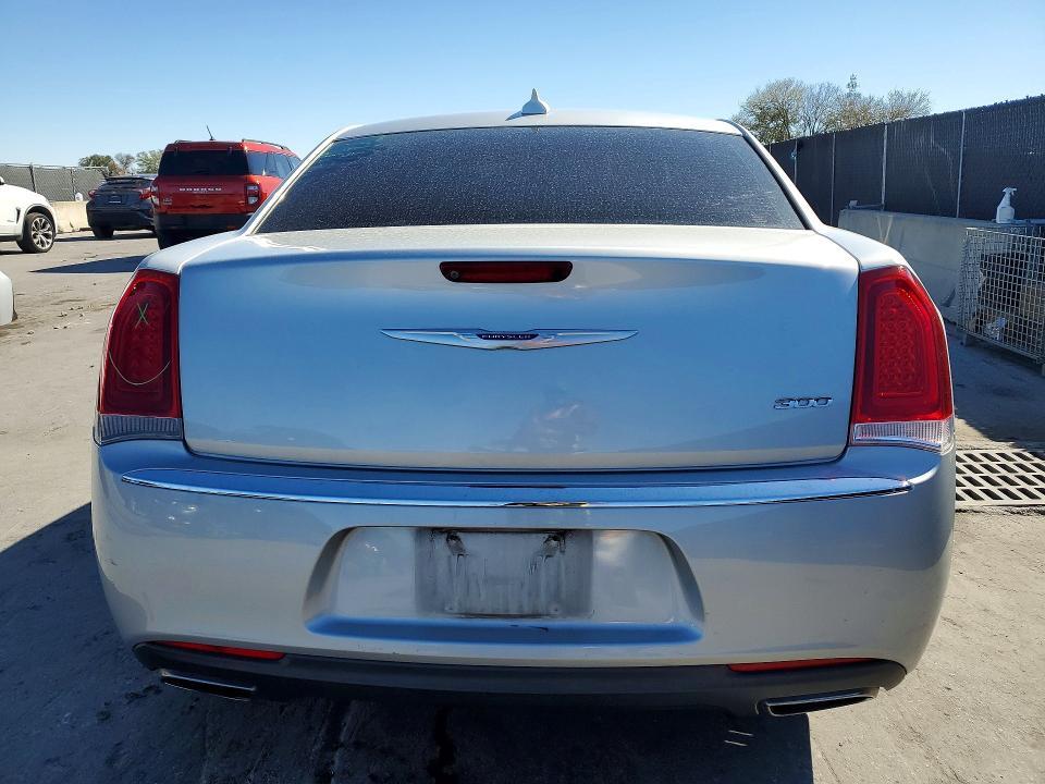 2019 Chrysler 300 Touring