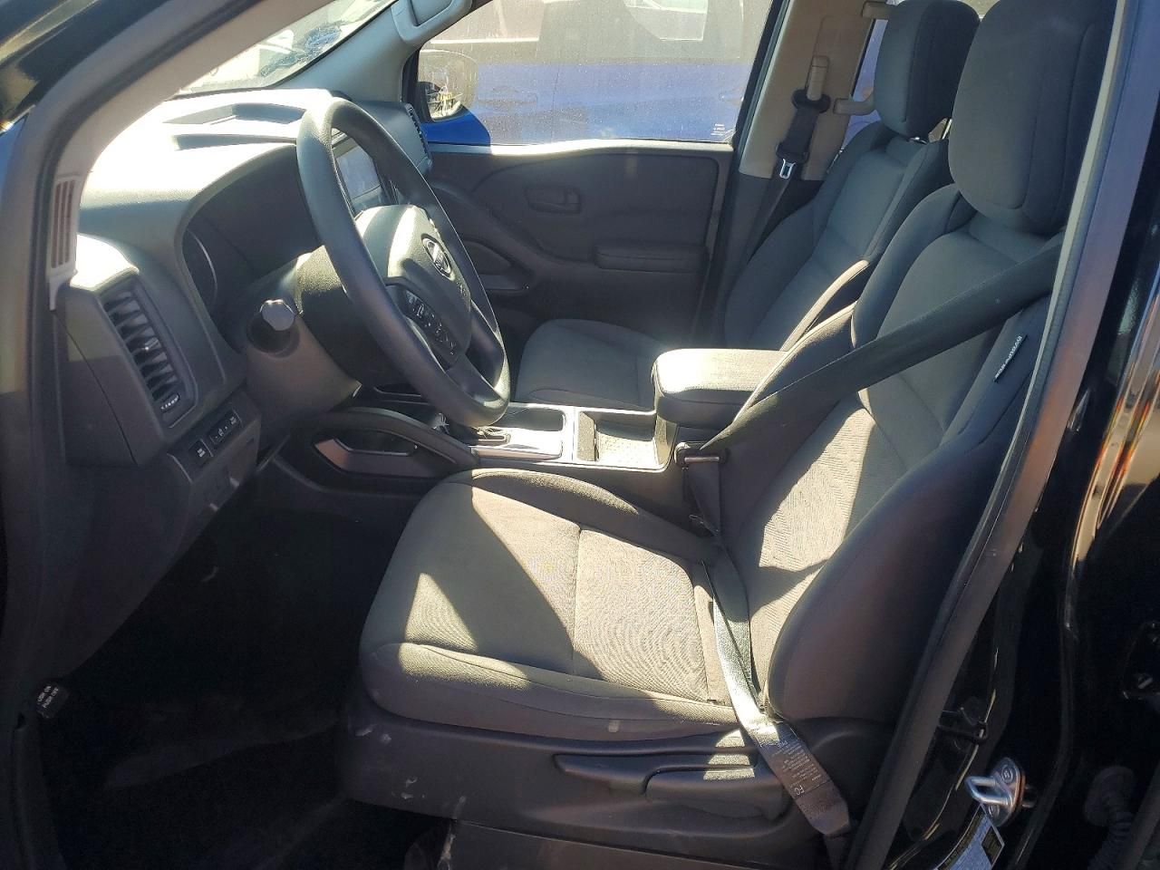 2022 Nissan Frontier s