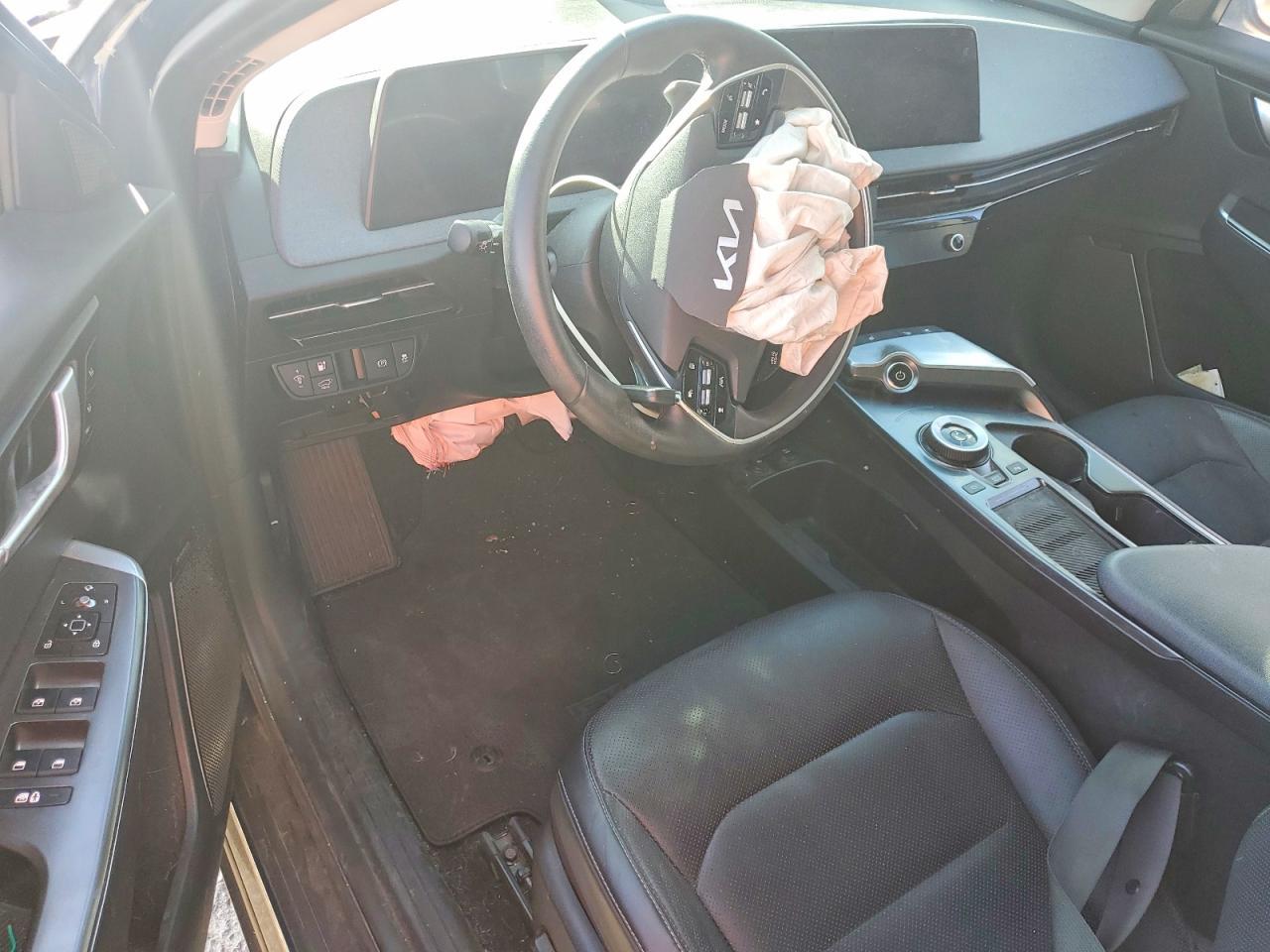 2023 KIA EV6 Light