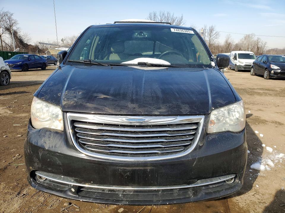 2014 Chrysler Town & Country Touring
