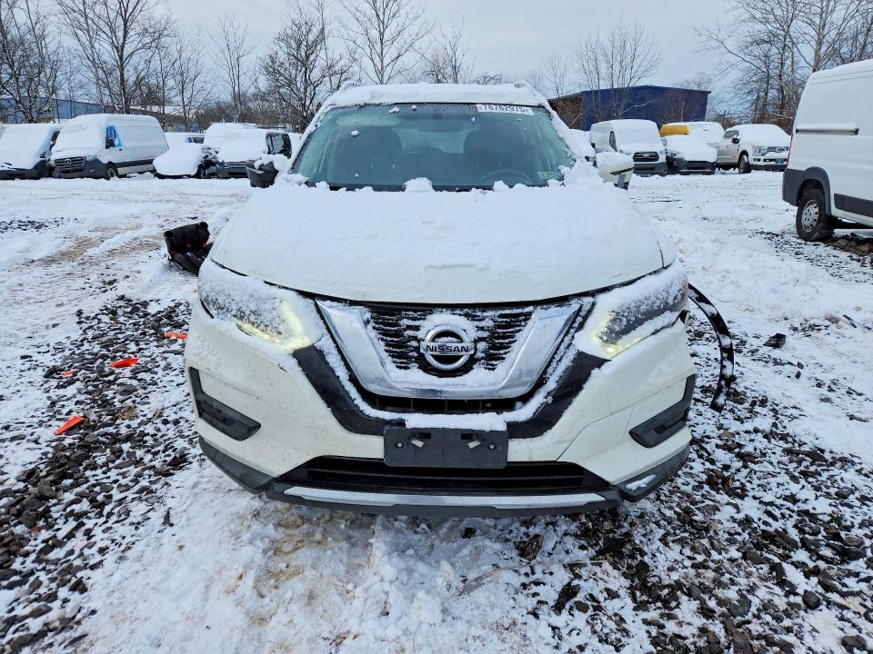 2017 Nissan Rogue sv