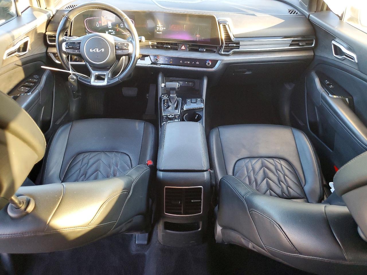 2023 KIA Sportage x Line