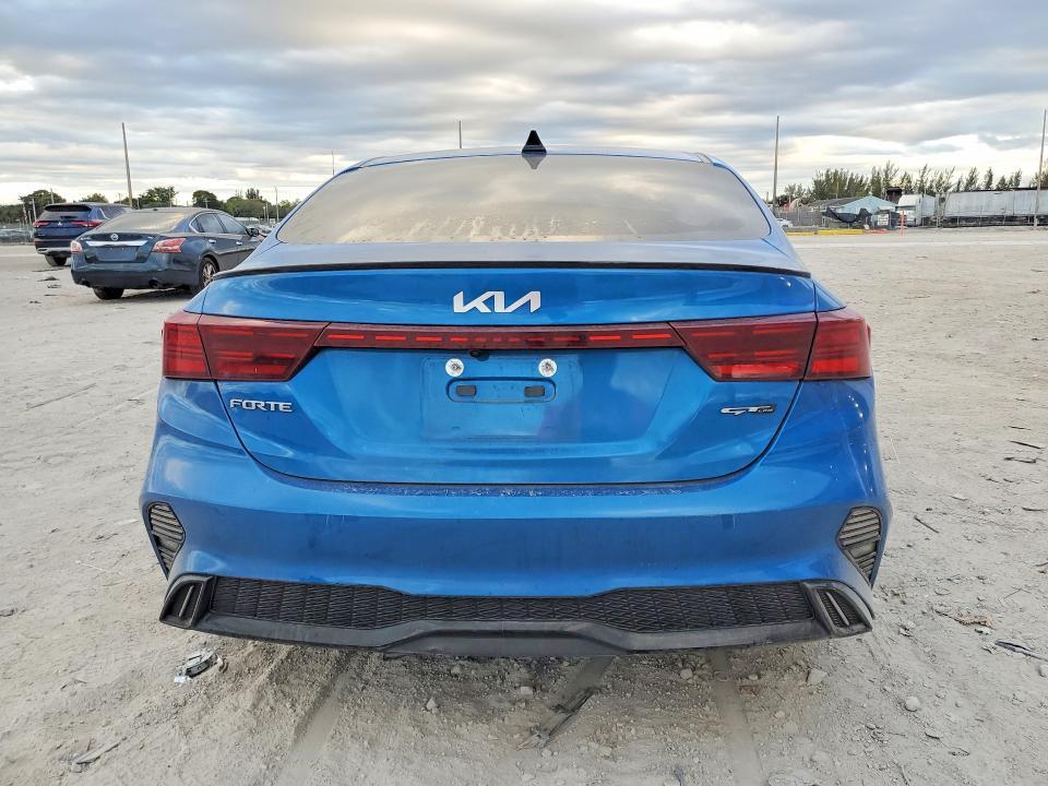 2024 KIA Forte gt Line
