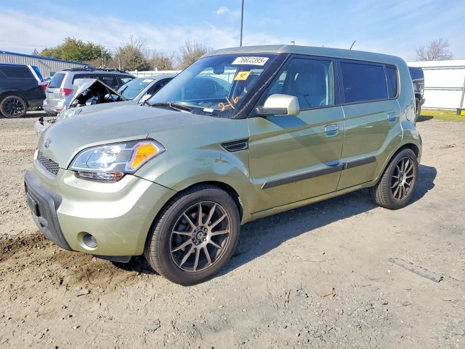 2010 KIA Soul +