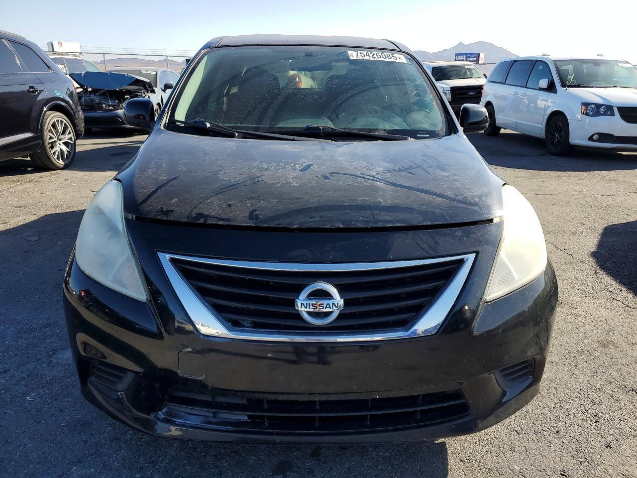 2013 Nissan Versa s