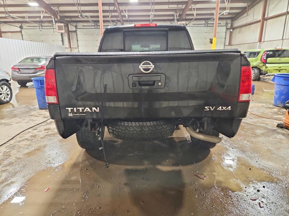 2014 Nissan Titan SV