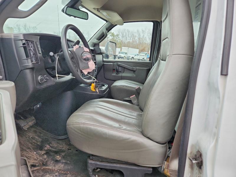 2021 GMC Savana BOX Truck