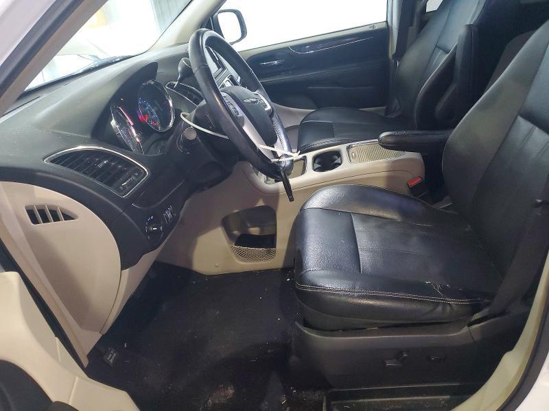 2016 Chrysler Town & Country Touring l
