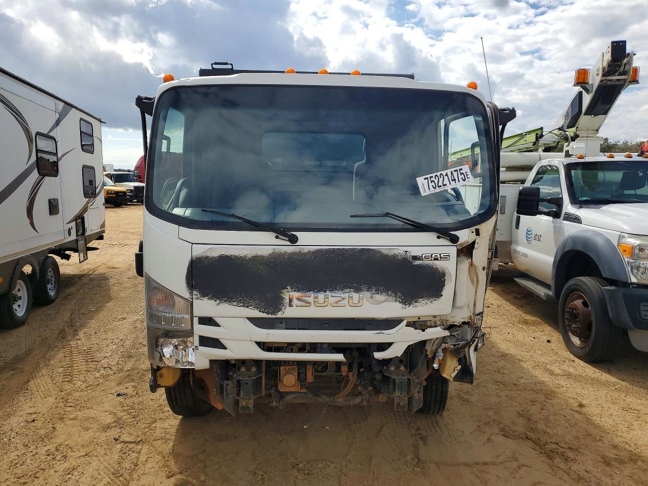 2018 Isuzu NPR HD