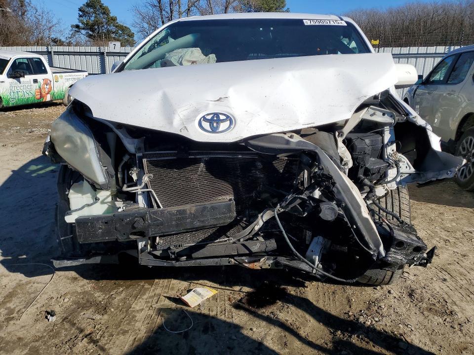 2015 Toyota Sienna le
