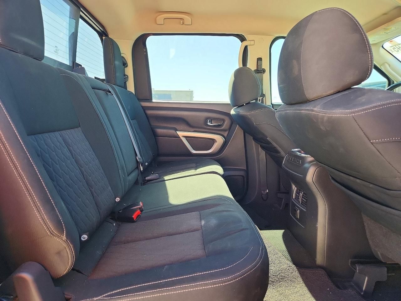 2018 Nissan Titan sv