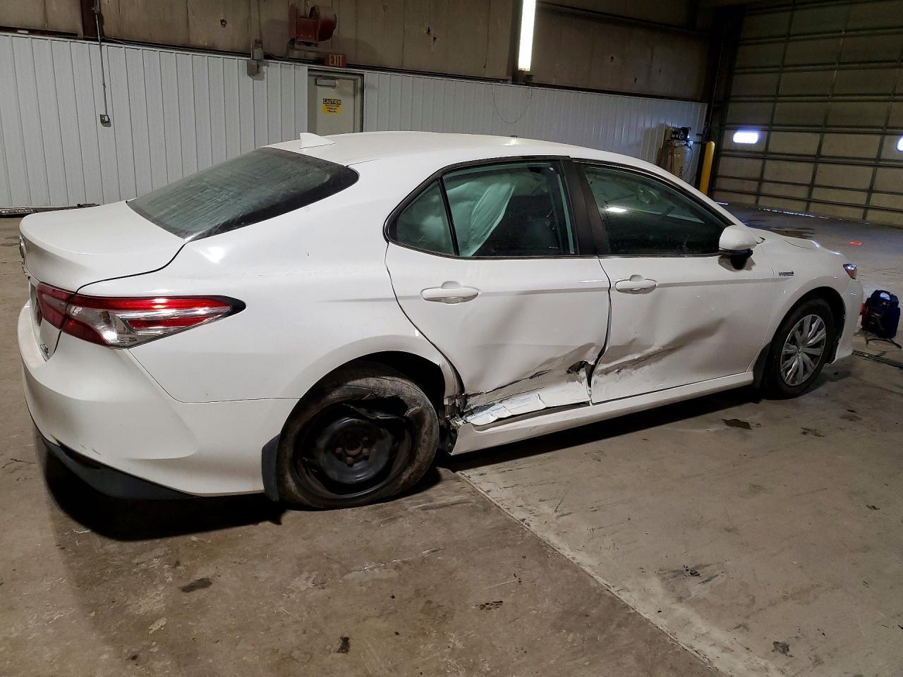 2019 Toyota Camry le