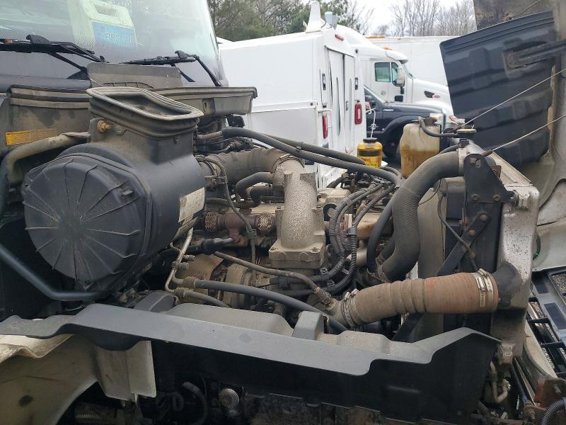 2011 Hino 258/268 BOX Truck
