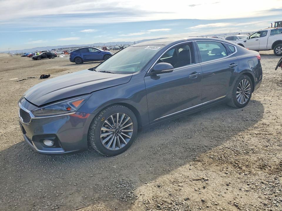 2017 KIA Cadenza Premium