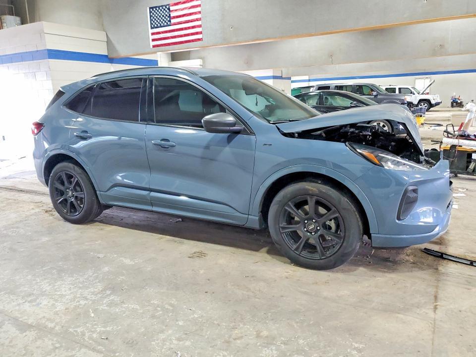 2024 Ford Escape st Line