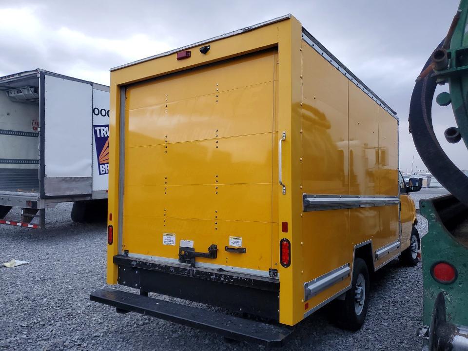 2023 GMC Savana box Truck