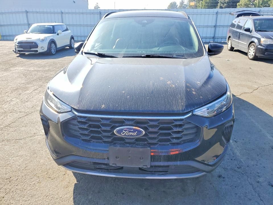 2025 Ford Escape st Line