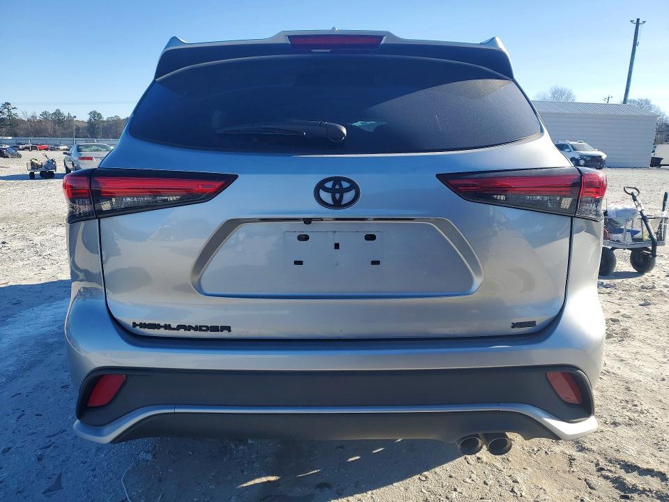 2021 Toyota Highlander xse