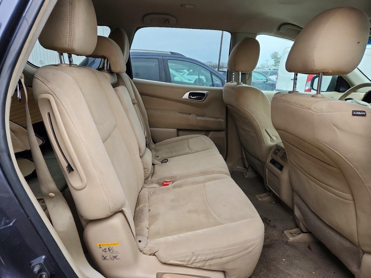 2013 Nissan Pathfinder s