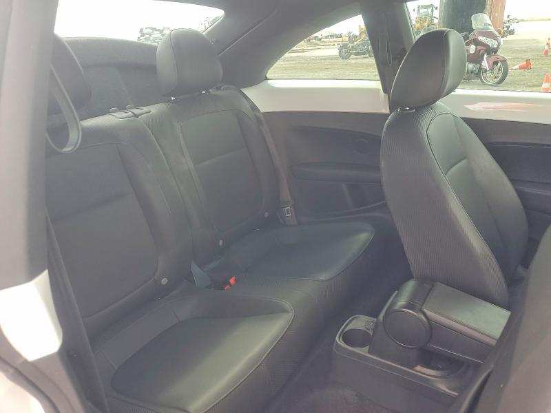 2016 Volkswagen Beetle se