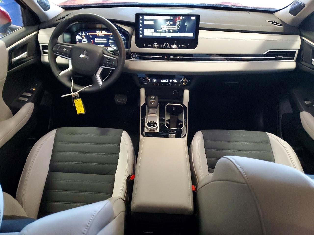 2025 Mitsubishi Outlander se