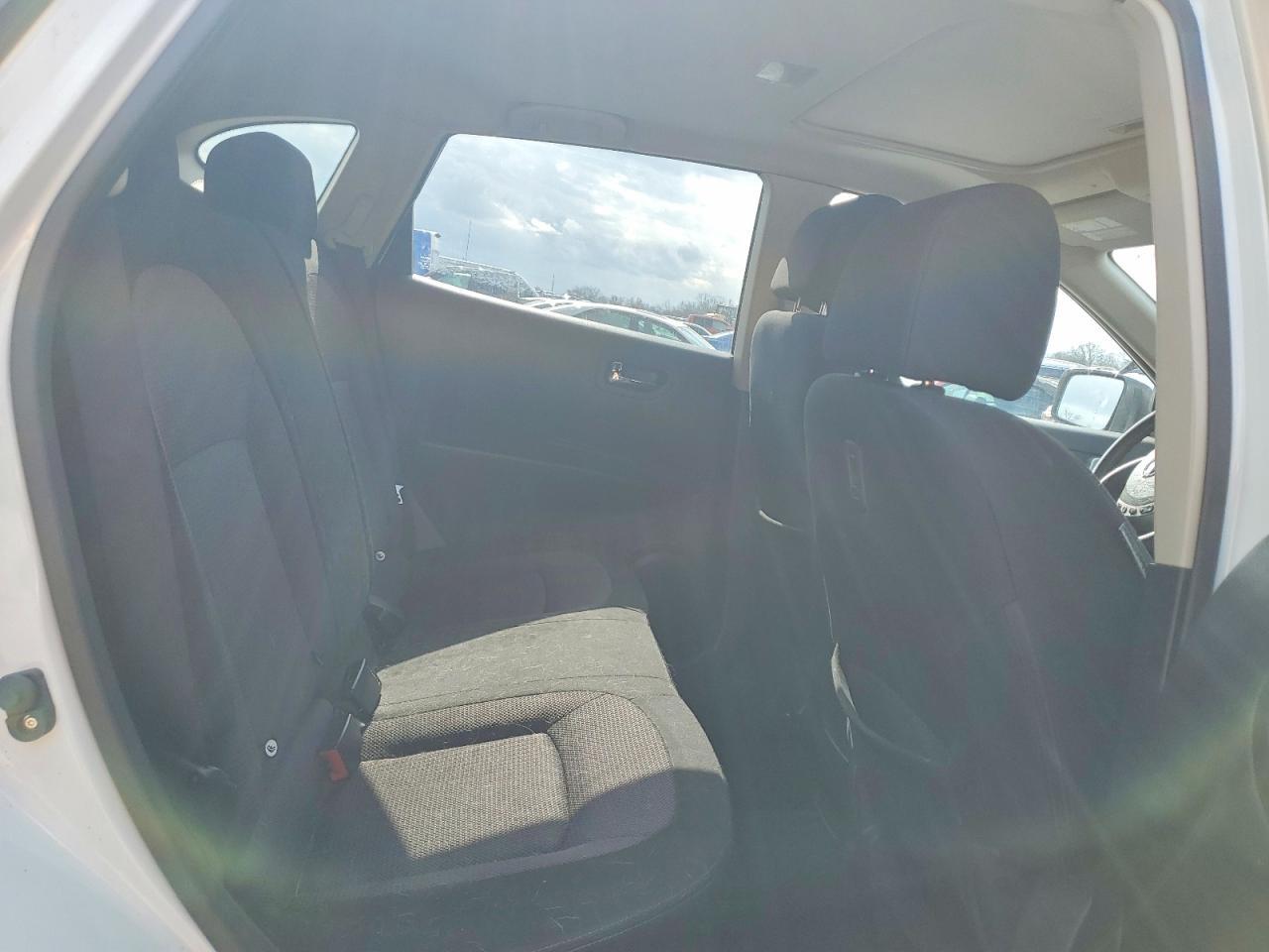 2012 Nissan Rogue s