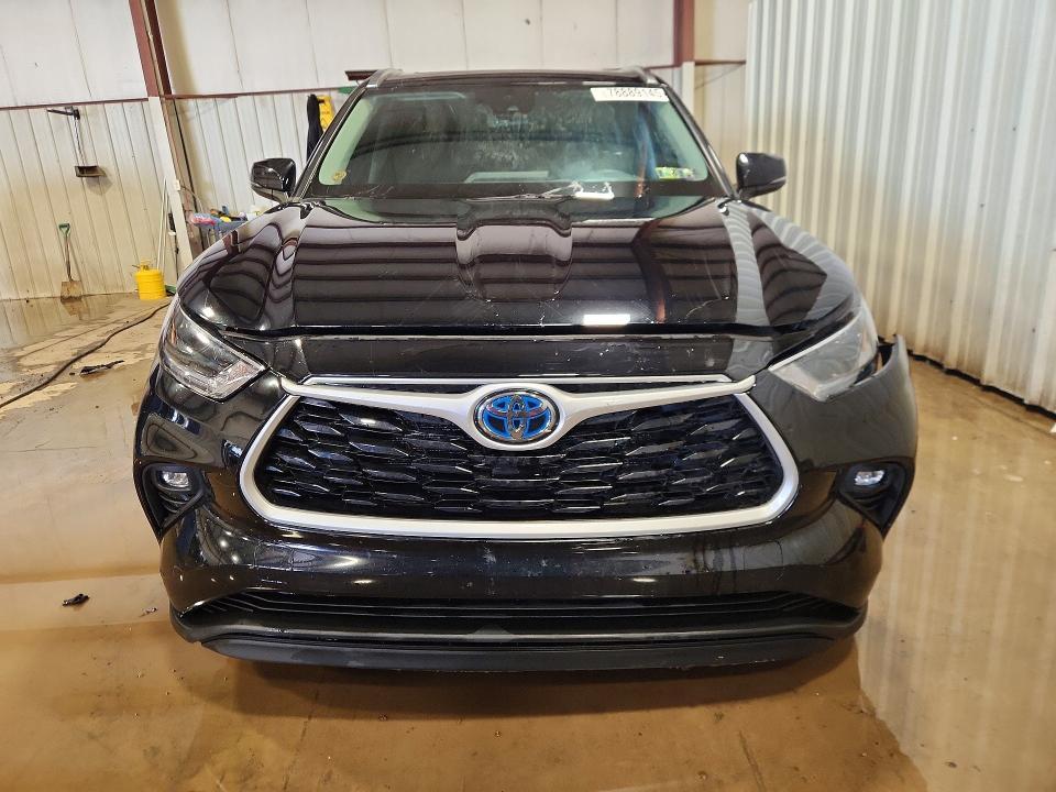 2021 Toyota Highlander Hybrid xle