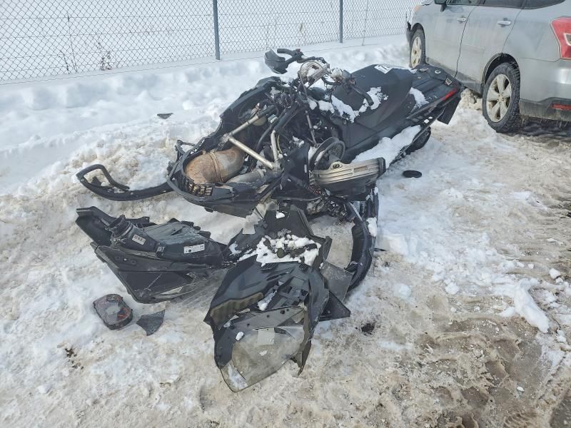 2016 Skidoo 2016 Skidoo Snowmobile
