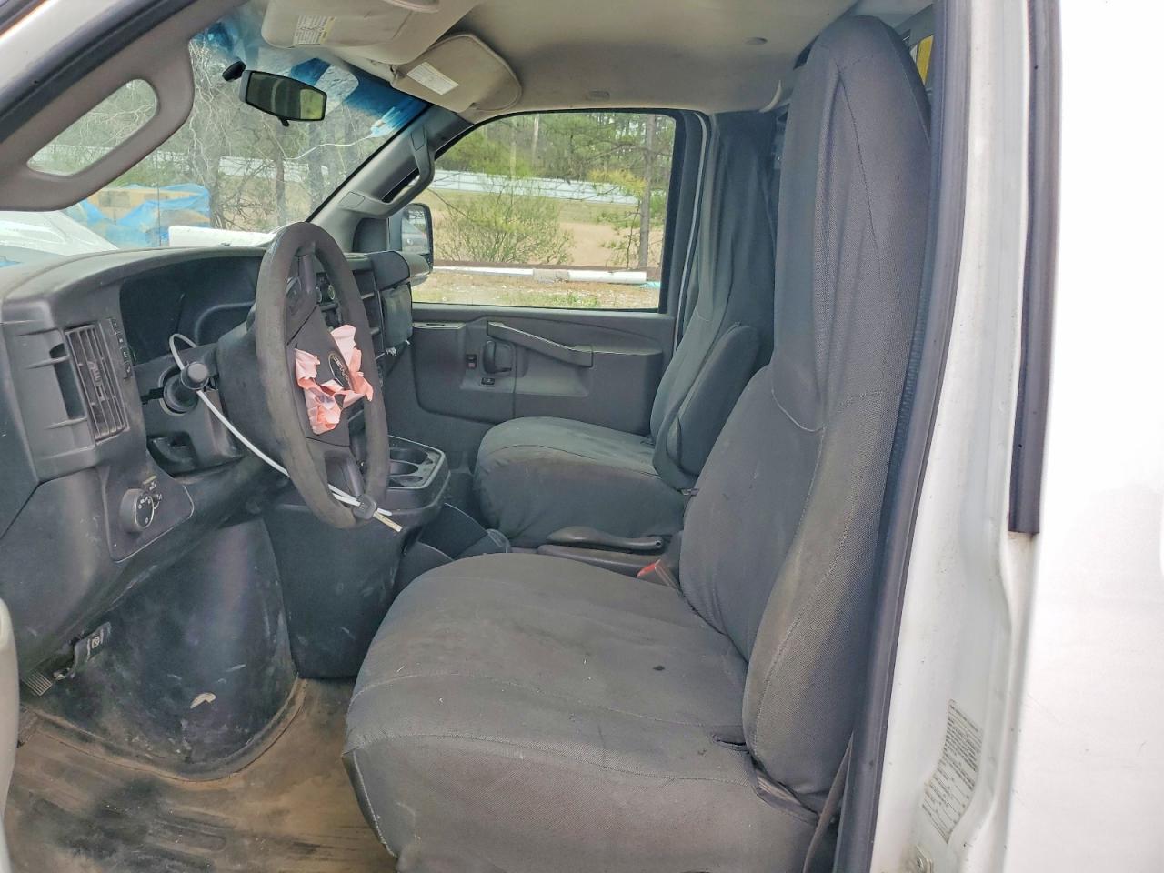 2017 GMC Savana Cargo 2500 13