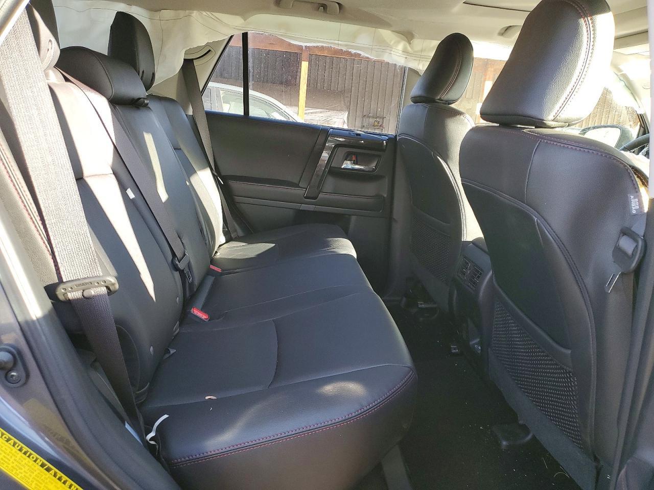 2023 Toyota 4runner se