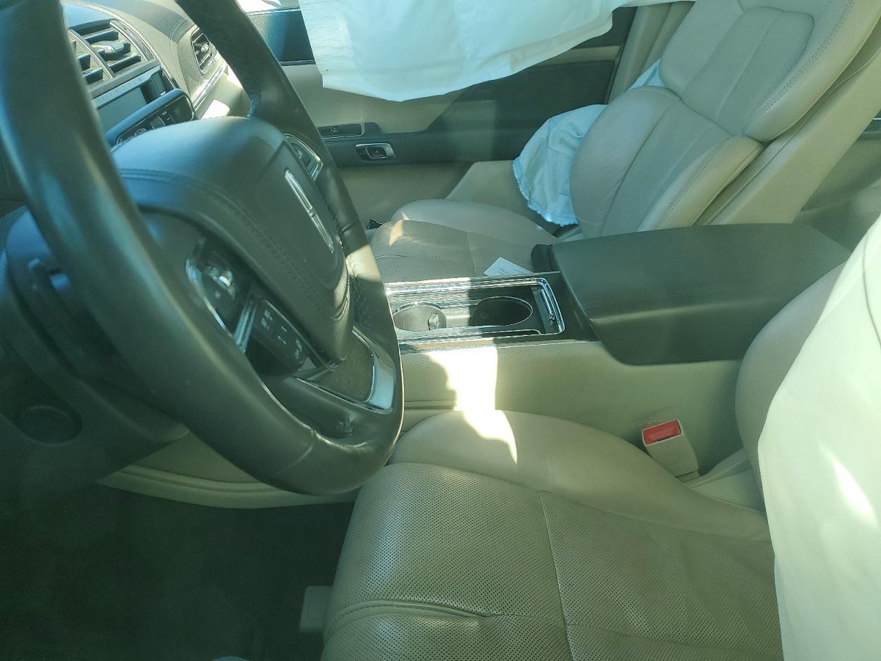2019 Lincoln Continental Select