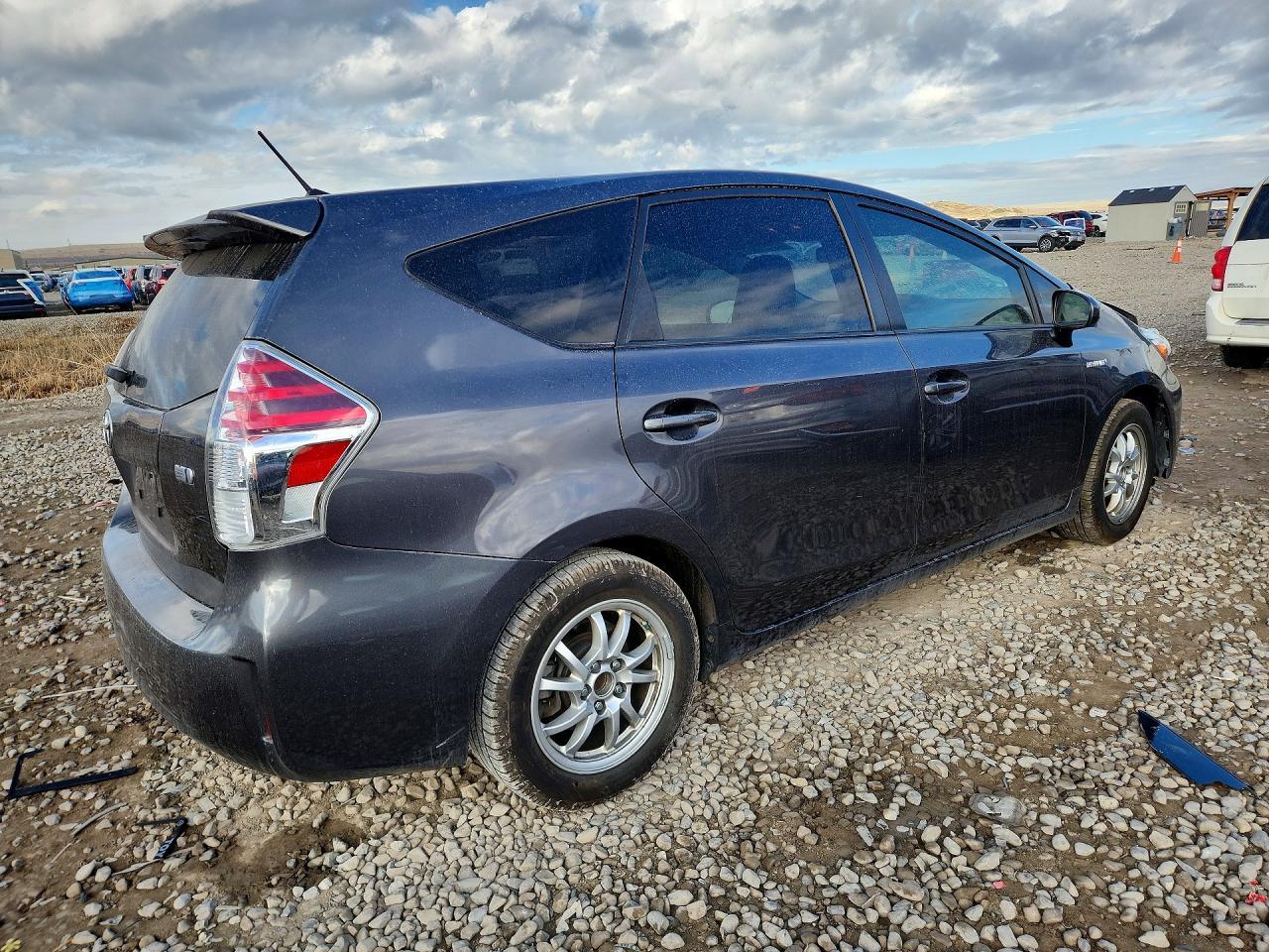 2016 Toyota Prius v