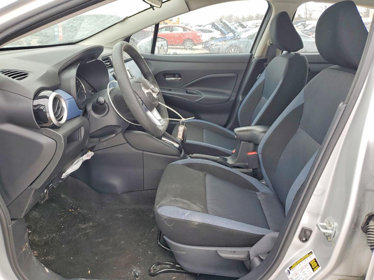 2025 Nissan Versa sv