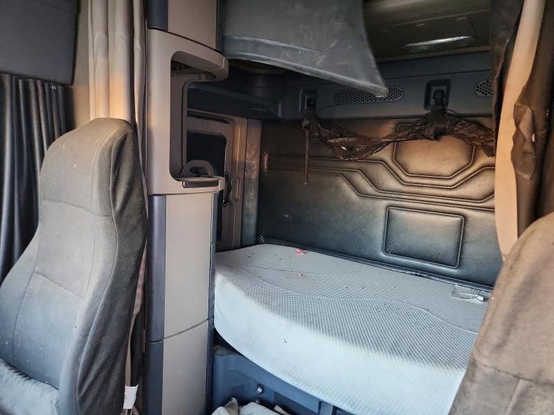 2010 Freightliner Cascadia 113