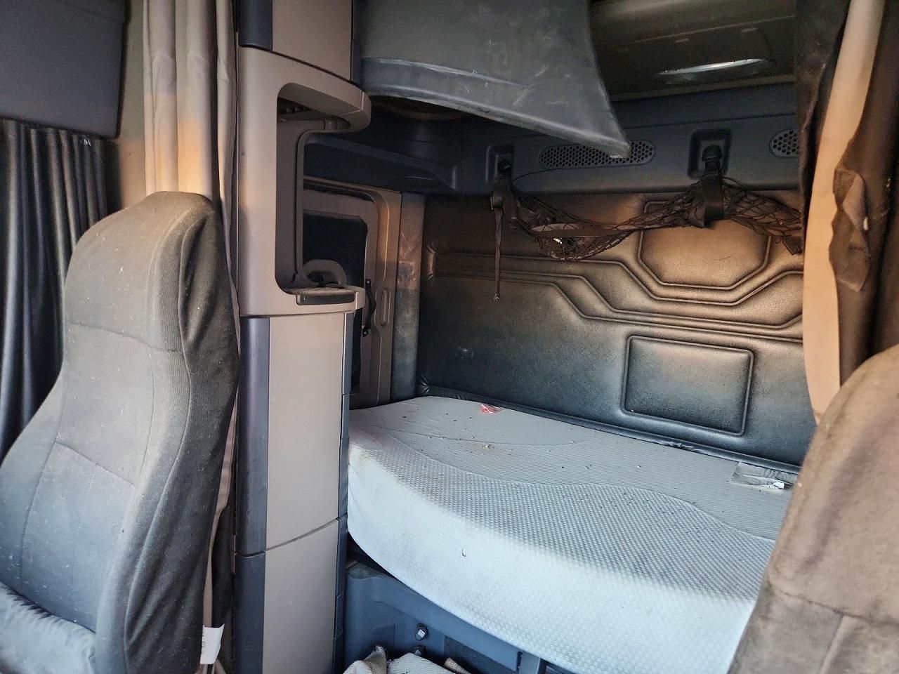 2010 Freightliner Cascadia 113