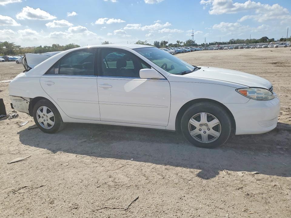 2005 Toyota Camry le