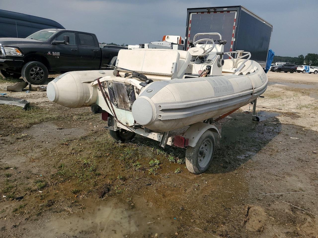 2004 Novurania Of America DL 335