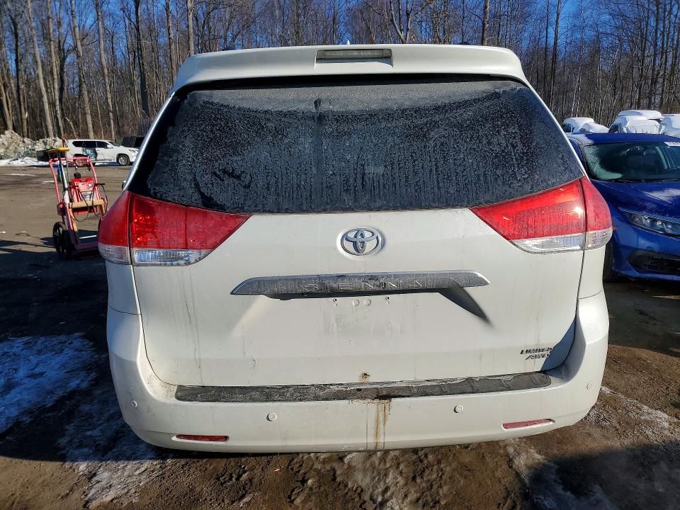 2013 Toyota Sienna xle