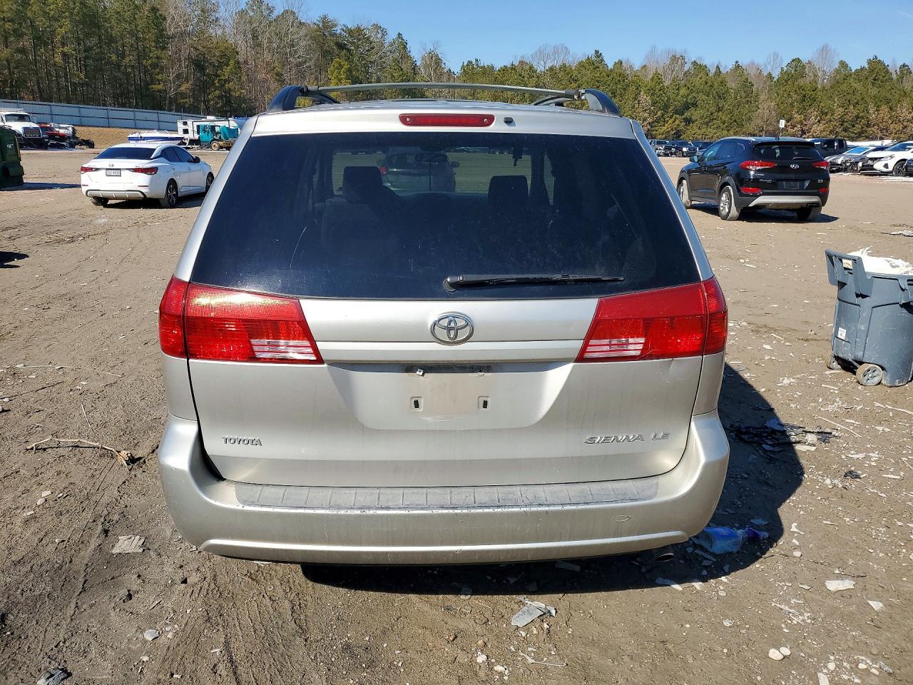 2005 Toyota Sienna ce